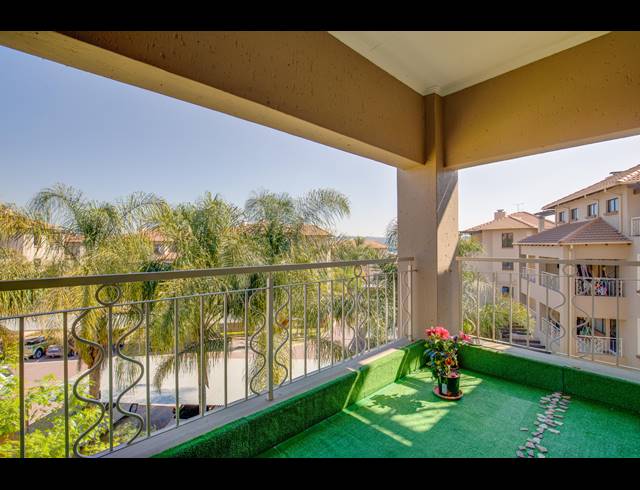 2 BEDROOM APARTMENT FOR SALE IN SUNNINGHILL